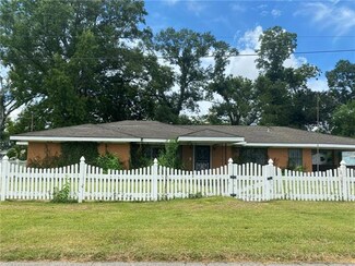 1325 Peterson St, Jennings, LA 70546