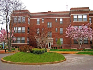 5683 Waterman Blvd Unit 1W, Saint Louis, MO 63112
