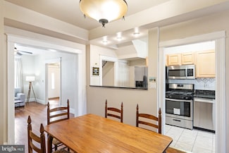 1518 A St NE, Washington, DC 20002