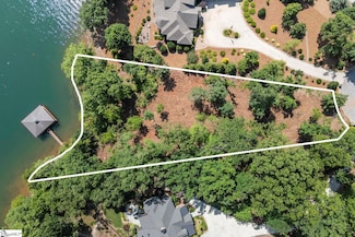 000 Augusta Point Dr, Seneca, SC 29672