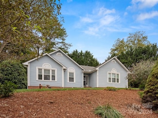 4 Strathmore Dr, Arden, NC 28704