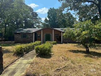 2016 Hillcrest Rd, Mobile, AL 36695