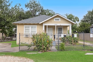 2508 Everett St, Houston, TX 77009