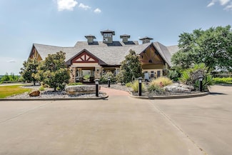 8425 Caprington Ln, Cleburne, TX 76033