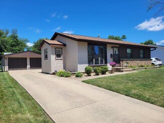 1000 W 10th Ave, Marion, IA 52302