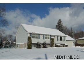 56 White St, Clinton, NY 13323