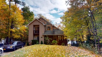 294 Doolan Rd, Dingmans Ferry, PA 18328
