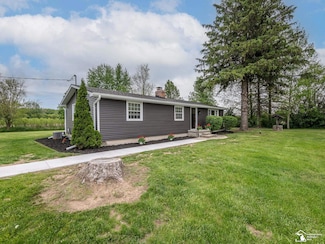 12660 Darling Rd, Milan, MI 48160