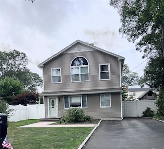 42 Audubon St, Nesconset, NY 11767