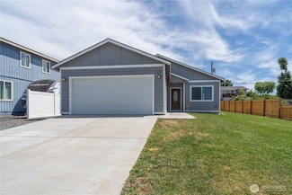209 W 7th St, Warden, WA 98857