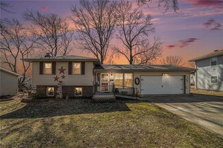 409 Stuart St, Liberty, MO 64068