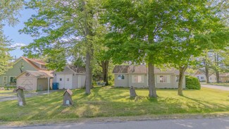 203 Shoreline Dr, Houghton Lake, MI 48629