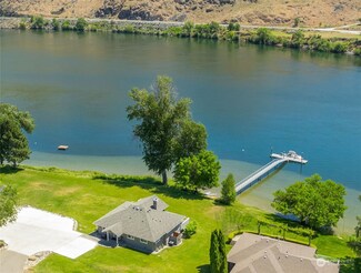 939 River Rock Ln, Chelan Falls, WA 98817