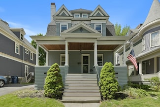28 Meredith St, West Roxbury, MA 02132