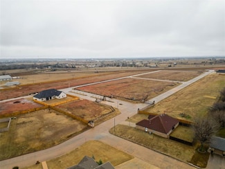 3503 Redbud Dr, Chickasha, OK 73018