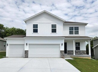 617 Prairie View Dr, West Branch, IA 52358