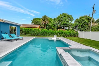 219 NW 14th Ave, Delray Beach, FL 33444