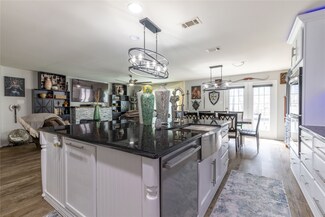 916 Glenndon Dr, Fort Worth, TX 76120