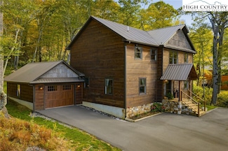 428 Cloud Spring Dr, Sugar Mountain, NC 28604