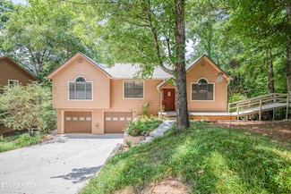 950 Wildwood Garden Dr, Knoxville, TN 37920