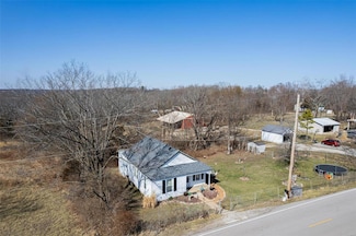 1921 W Springfield Rd, Saint Clair, MO 63077