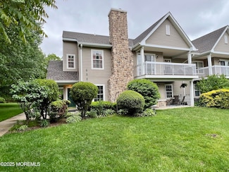 5 Lincoln Ct, Tinton Falls, NJ 07712
