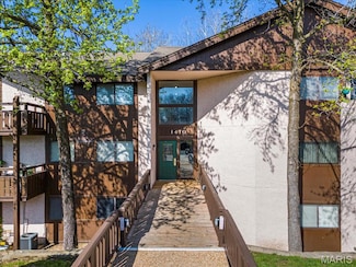 1410 Heritage Landing Unit 306, Saint Charles, MO 63303
