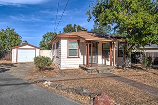 1112 Grange St, Redding, CA 96001