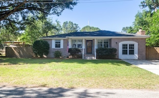 1261 Hampshire Rd, Charleston, SC 29412