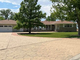 701 Circle Dr, Wheatland, WY 82201