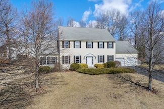 24 Laurelwood Dr, Worcester, MA 01605