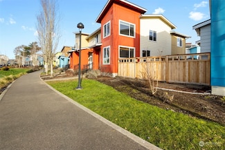 612 SW 100th St, Seattle, WA 98106