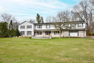 5100 Kings Gate Way, Bloomfield Hills, MI 48302
