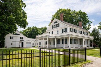 31 Summer St, Kennebunk, ME 04043