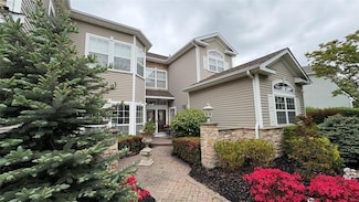 5 Hamlet Dr, Mount Sinai, NY 11766