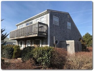 8 Chambers St, Fairhaven, MA 02719
