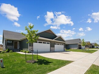 420 Dawson Dr, West Branch, IA 52358
