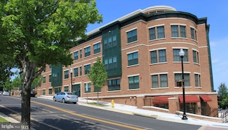 2101 N Monroe St Unit 110, Arlington, VA 22207