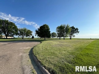 109 Sunset Dr, Washburn, IL 61570