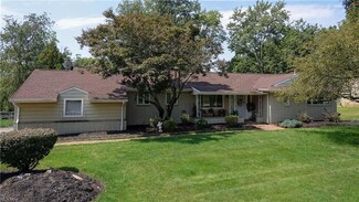3302 Bancroft Rd, Fairlawn, OH 44333