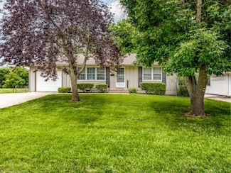 607 SE Green St, Lees Summit, MO 64063