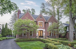 316 Chesterfield Ave, Birmingham, MI 48009