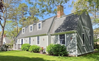 179 Robbins St, Osterville, MA 02655