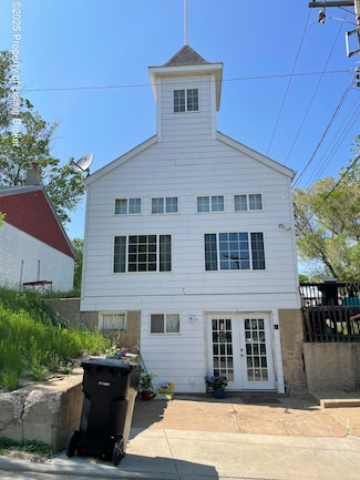 51 Main St, Killdeer, ND 58640