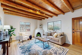 2004 Hopi Rd, Santa Fe, NM 87505