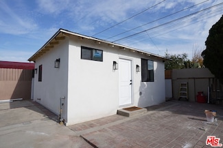 8830 Moonbeam Ave, Los Angeles, CA 91402