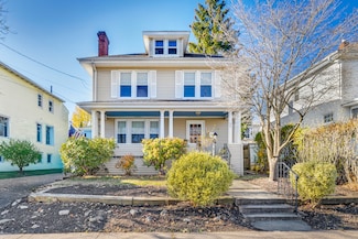 39 Fairlawn St, West Hartford, CT 06119