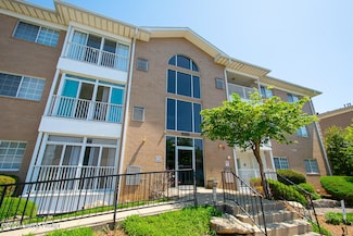 8503 Atrium Dr Unit 204, Louisville, KY 40220