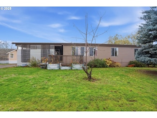 208 W Heintz St, Molalla, OR 97038