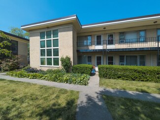 20 King Arthur Ct Unit 10, Northlake, IL 60164
